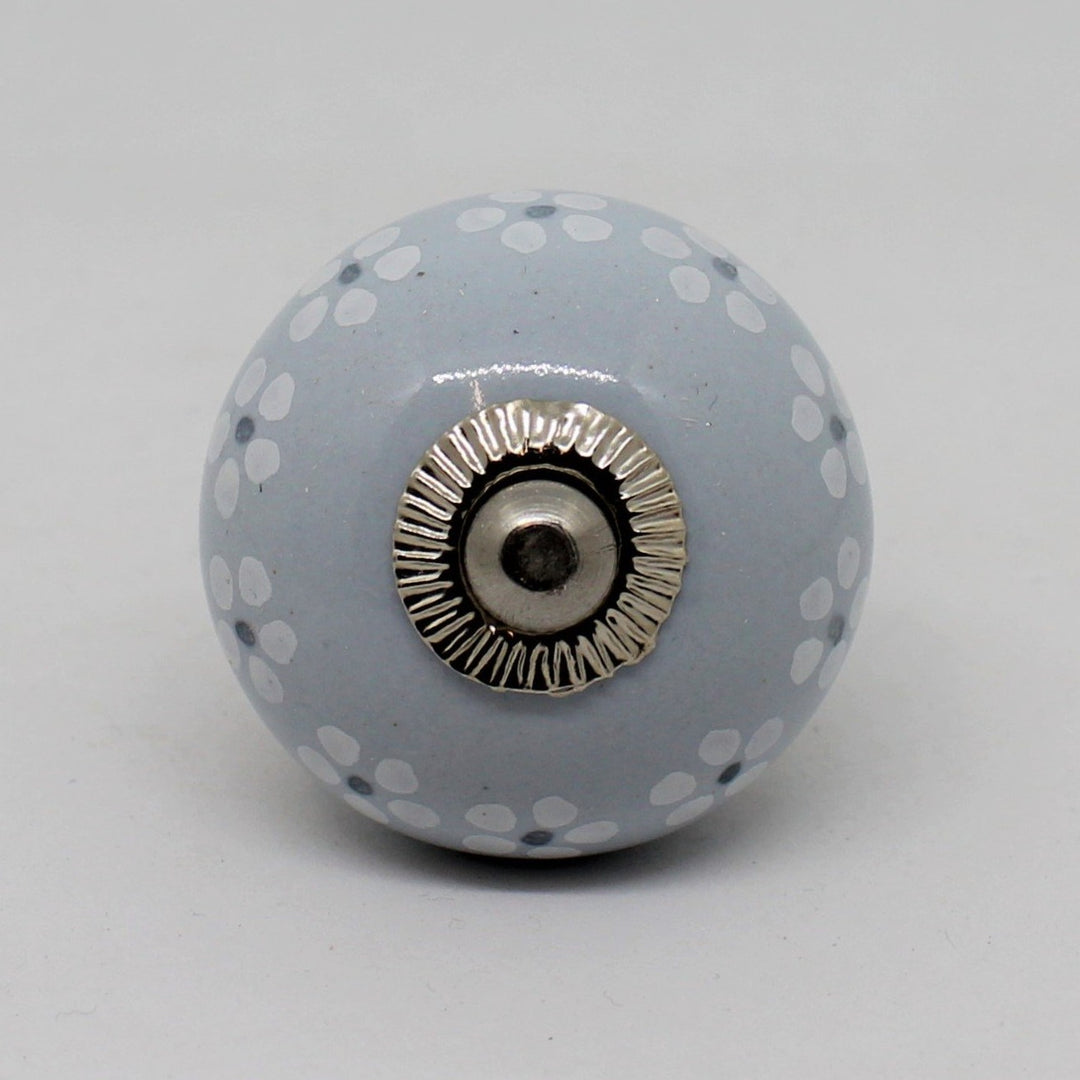 Pale Blue Daisy Chain Knob