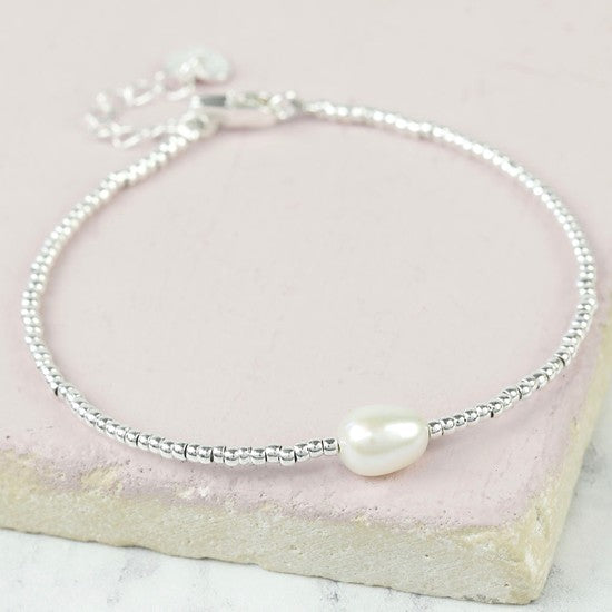Dainty Seed Bead and Pearl Bracelet