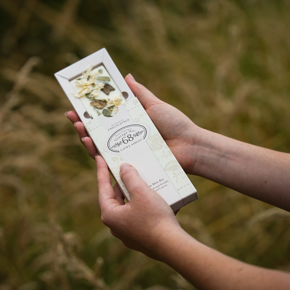 Wax Melt Snap Bar - Laura Ashley  No.68 Freesia & Freshly Washed Linen