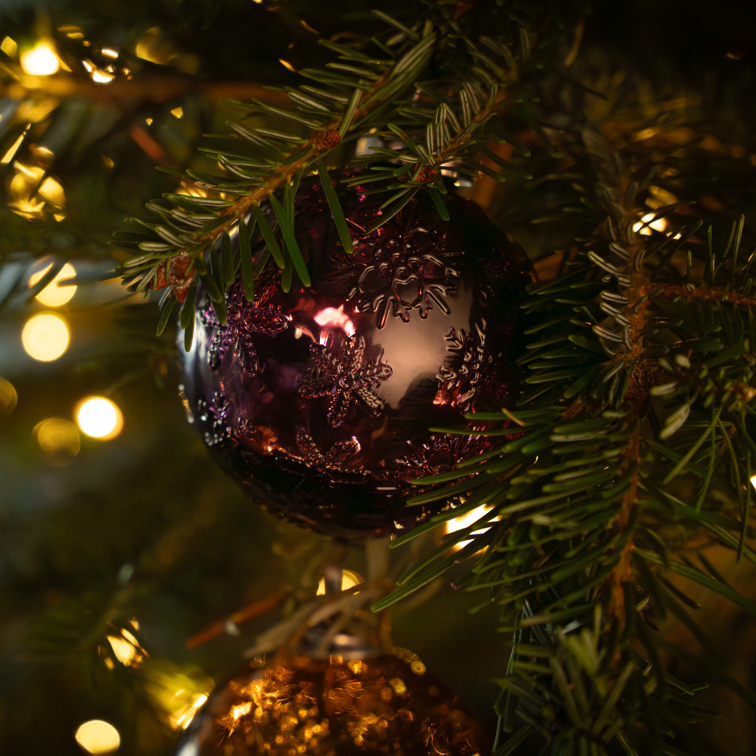 Patterned Recycled Glass Bauble - Amethyst