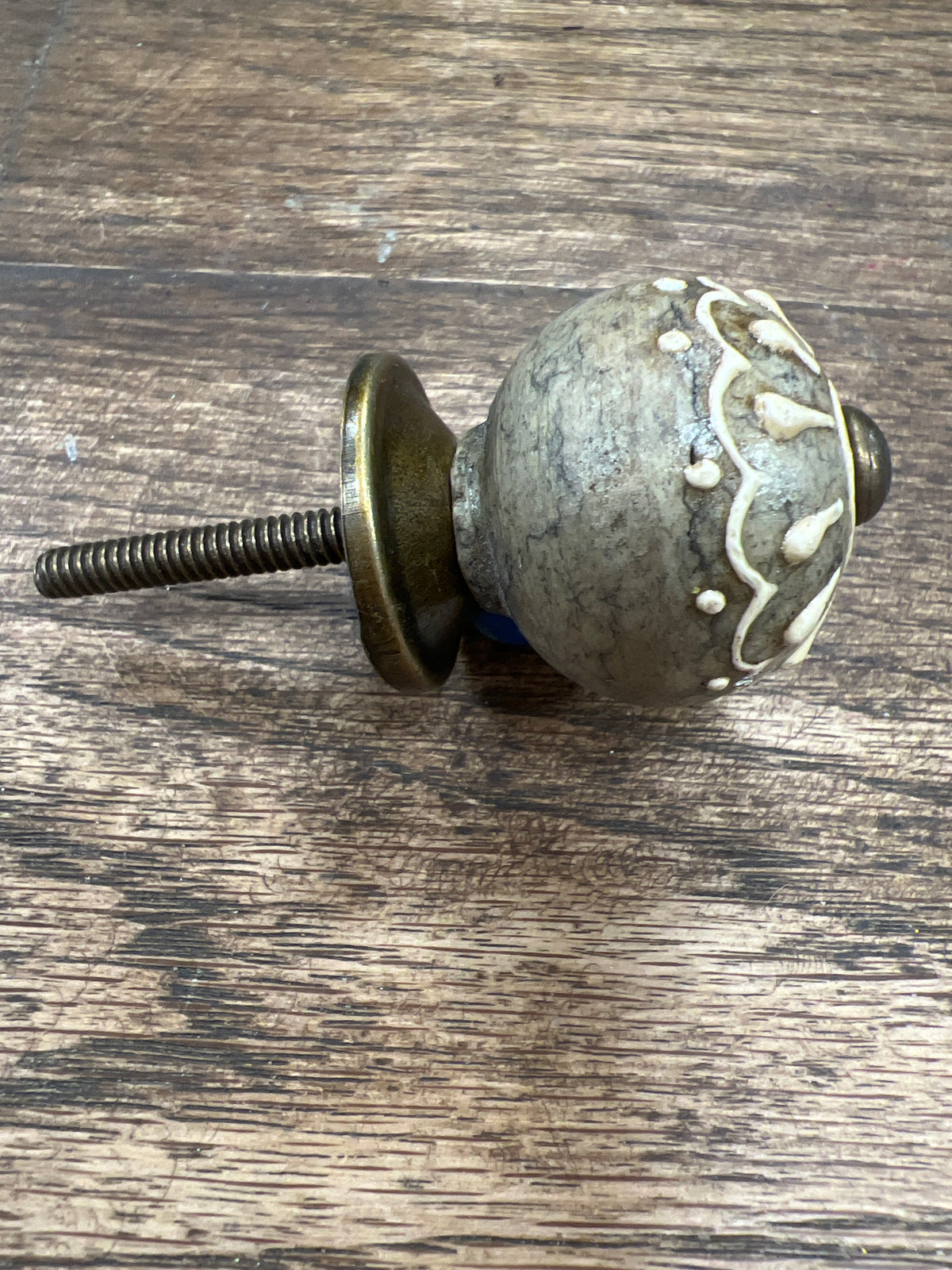 Brown With Cream Piped Pattern Round Knob 20mm