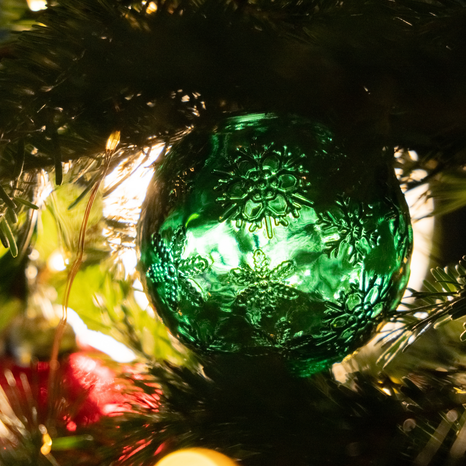 Patterned Recycled Glass Bauble - Emerald