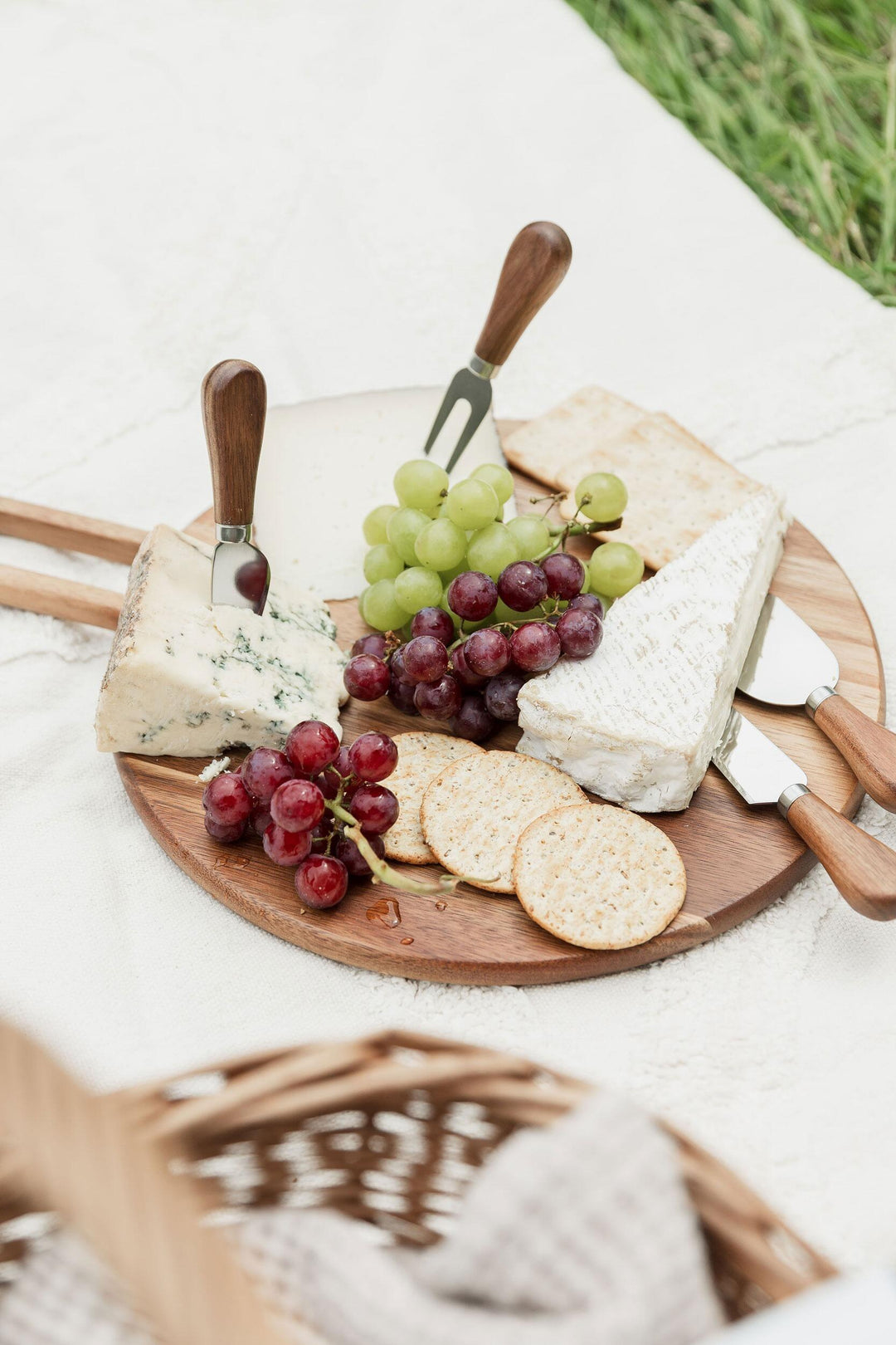 Eclipse Acacia Chopping Board