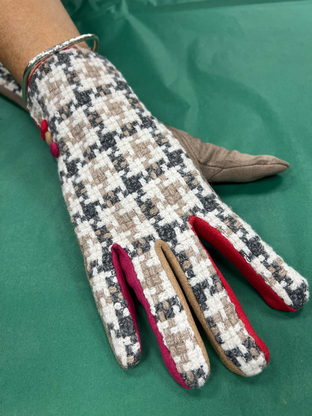 Ladies Dog Tooth Check Gloves - Taupe