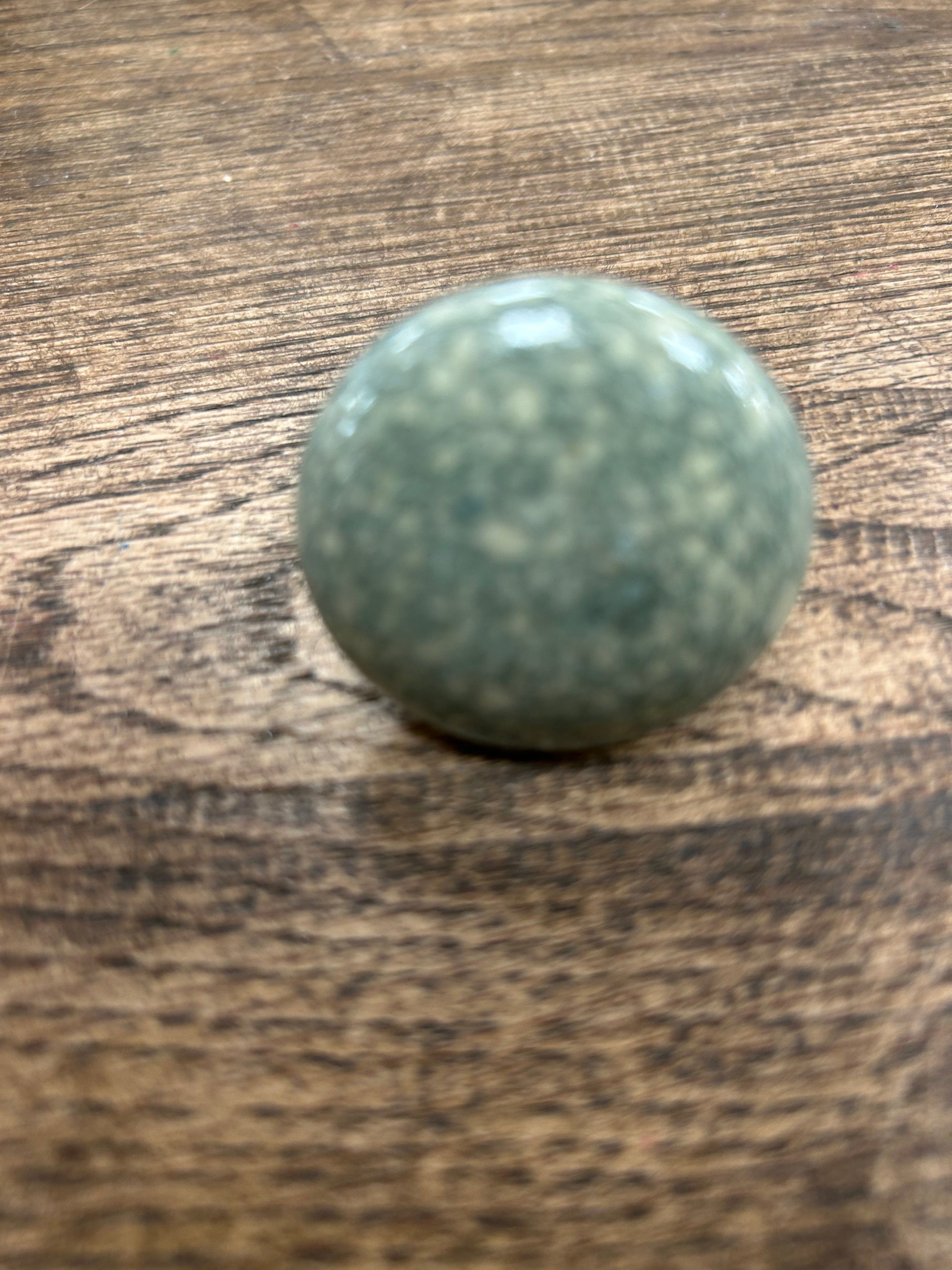 White with Green Crackle Flat Knob