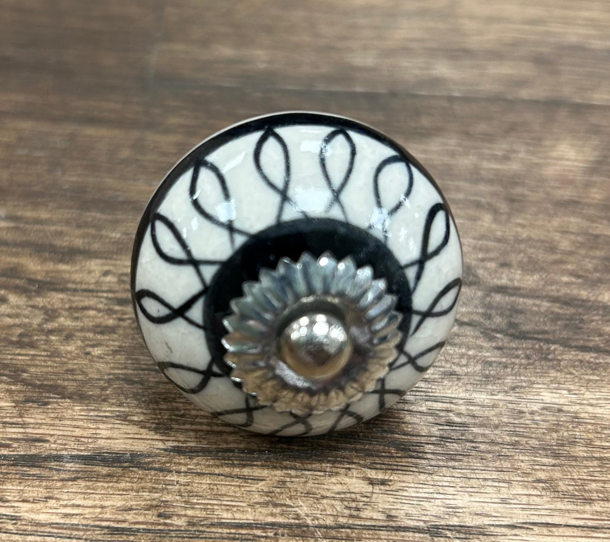 White and Black Pattern Knob
