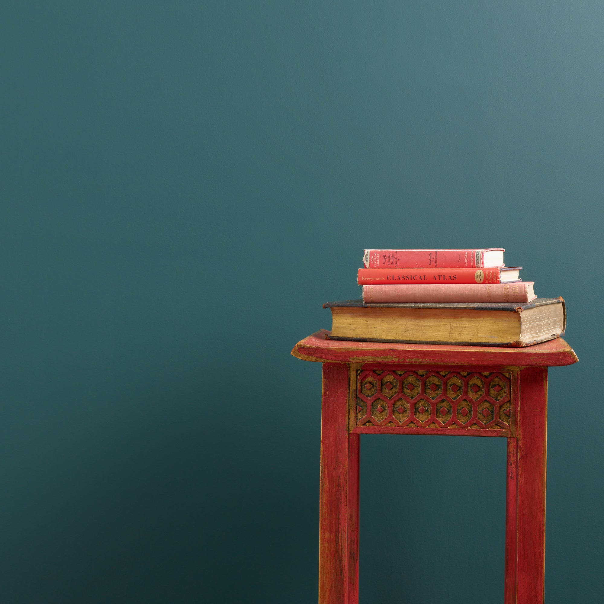 Stirling - Peel & Stick Paint Sample