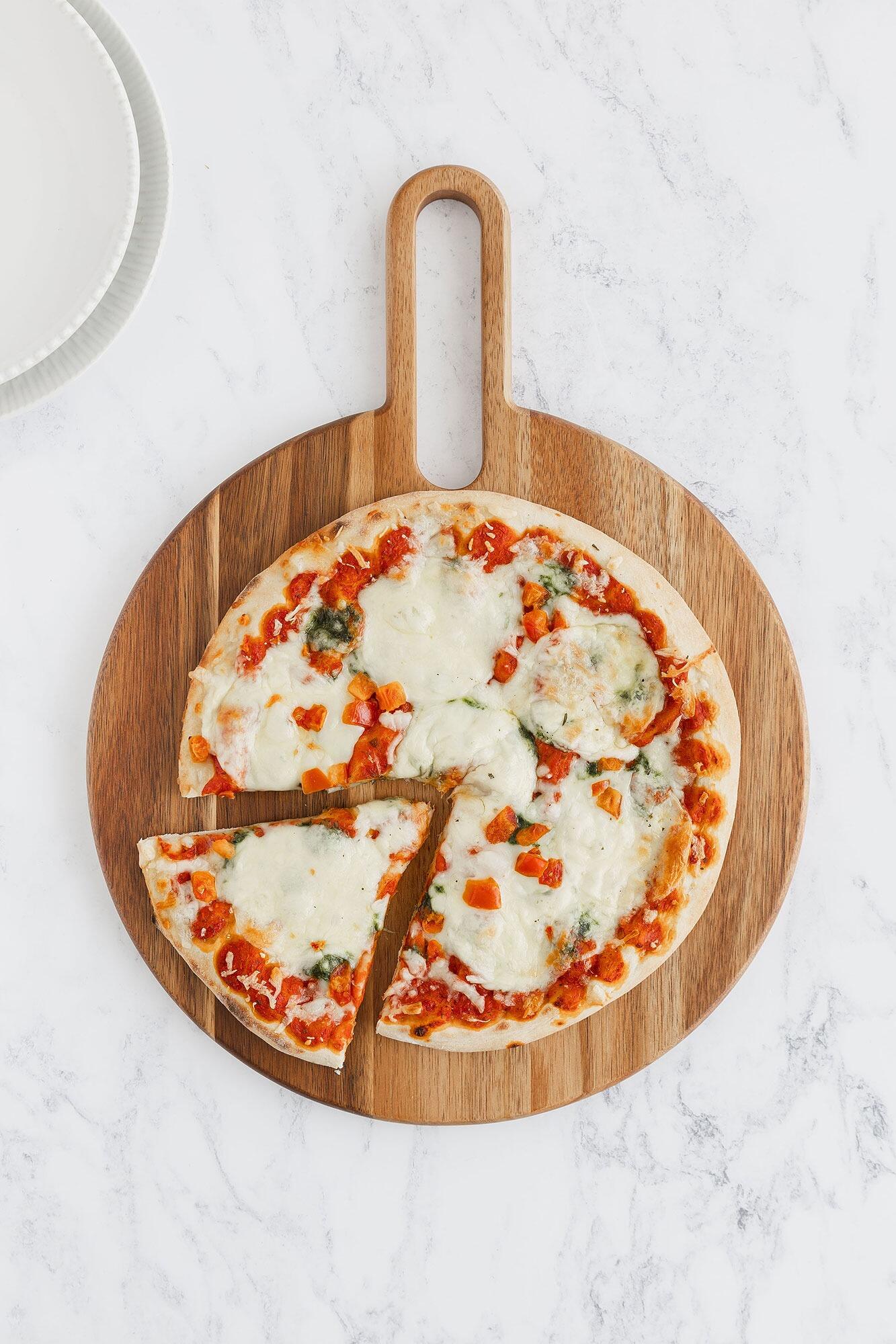 Pizza Board Medium & Cutter Gift Set – Natural