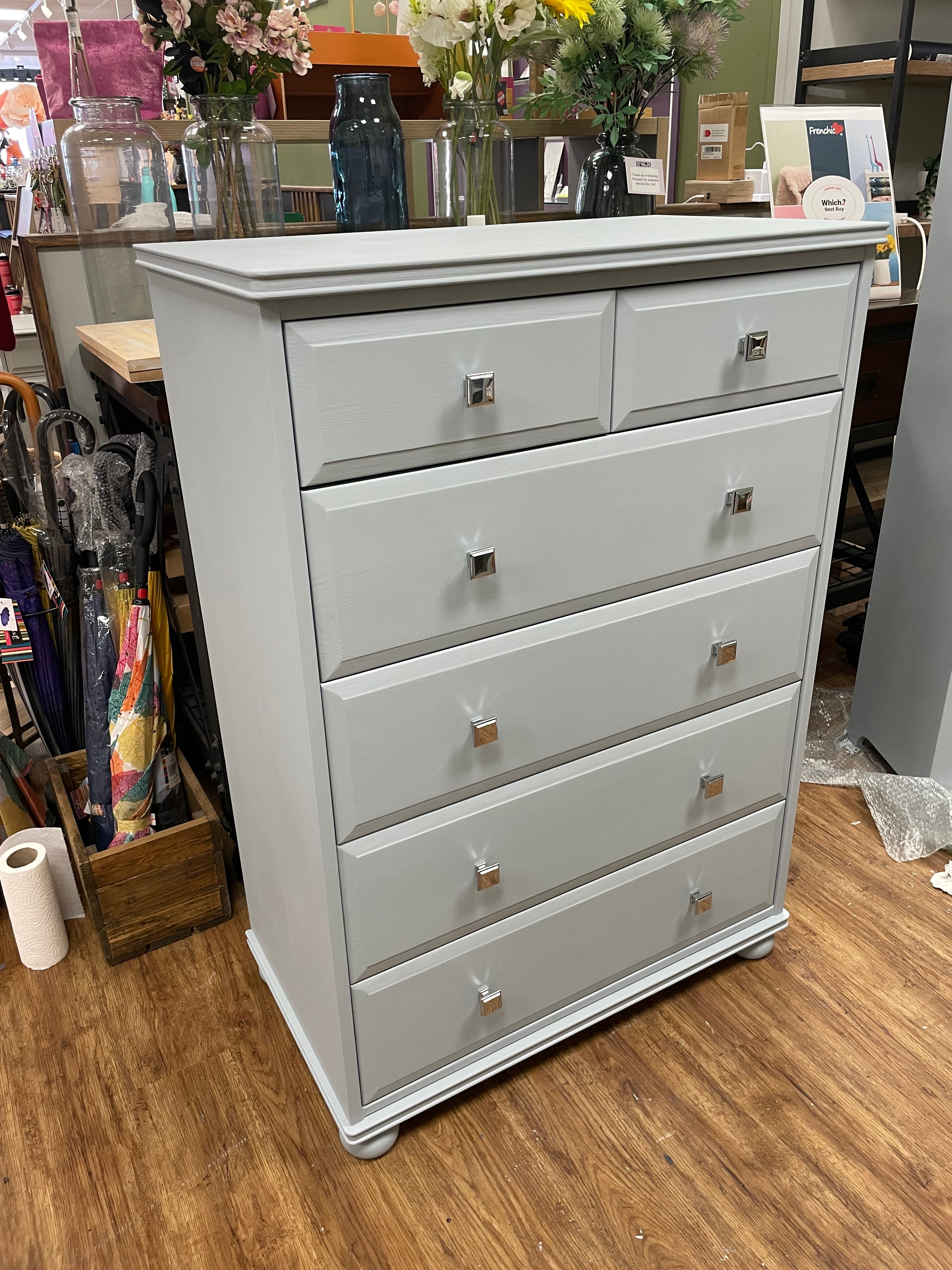 Pine Chest of Drawers