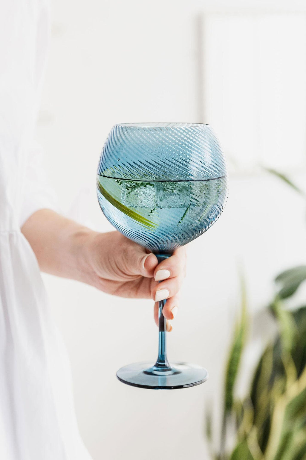 Twist Gin Balloon Glasses – Set of 2 Blue/Green