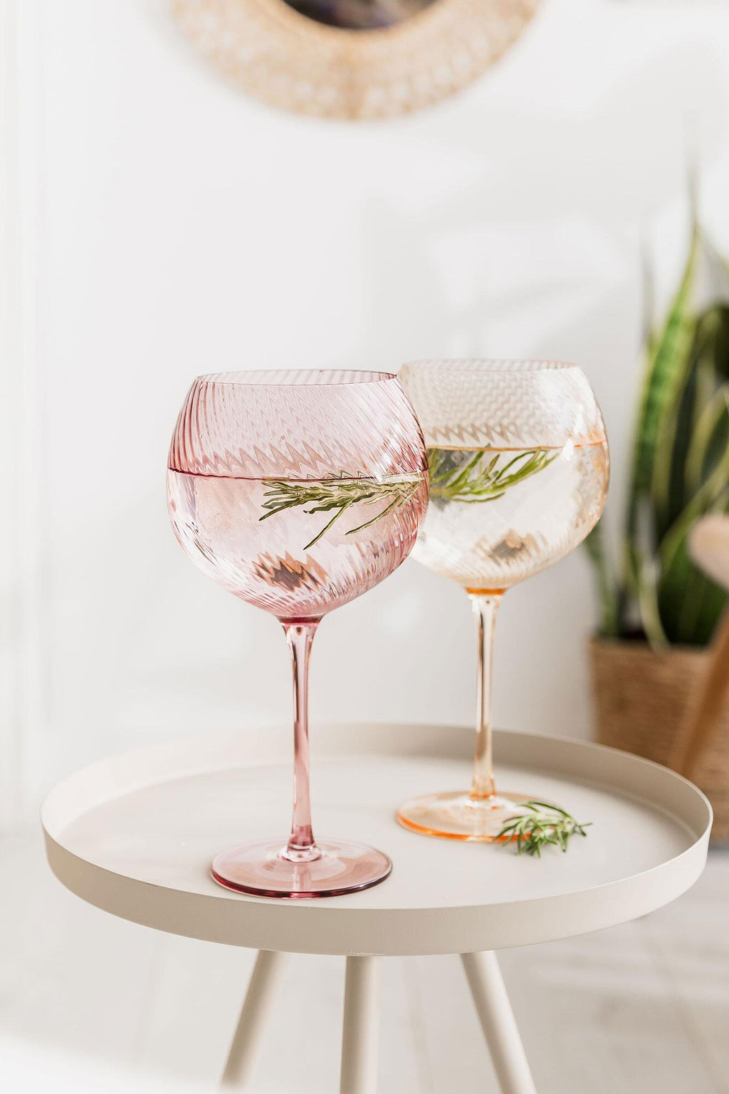 Twist Gin Balloon Glasses – Set of 2 Pink/Peach