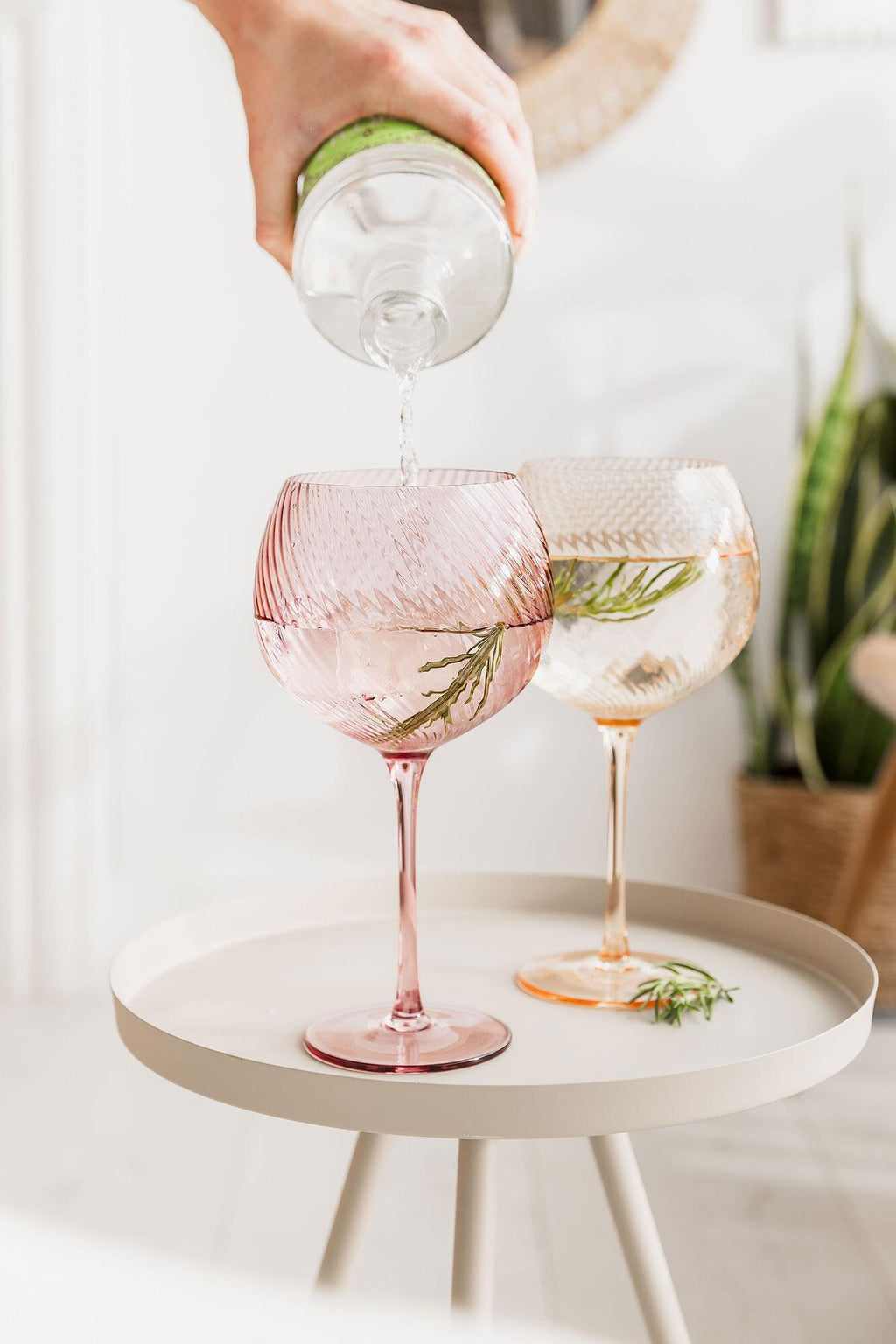Twist Gin Balloon Glasses – Set of 2 Pink/Peach