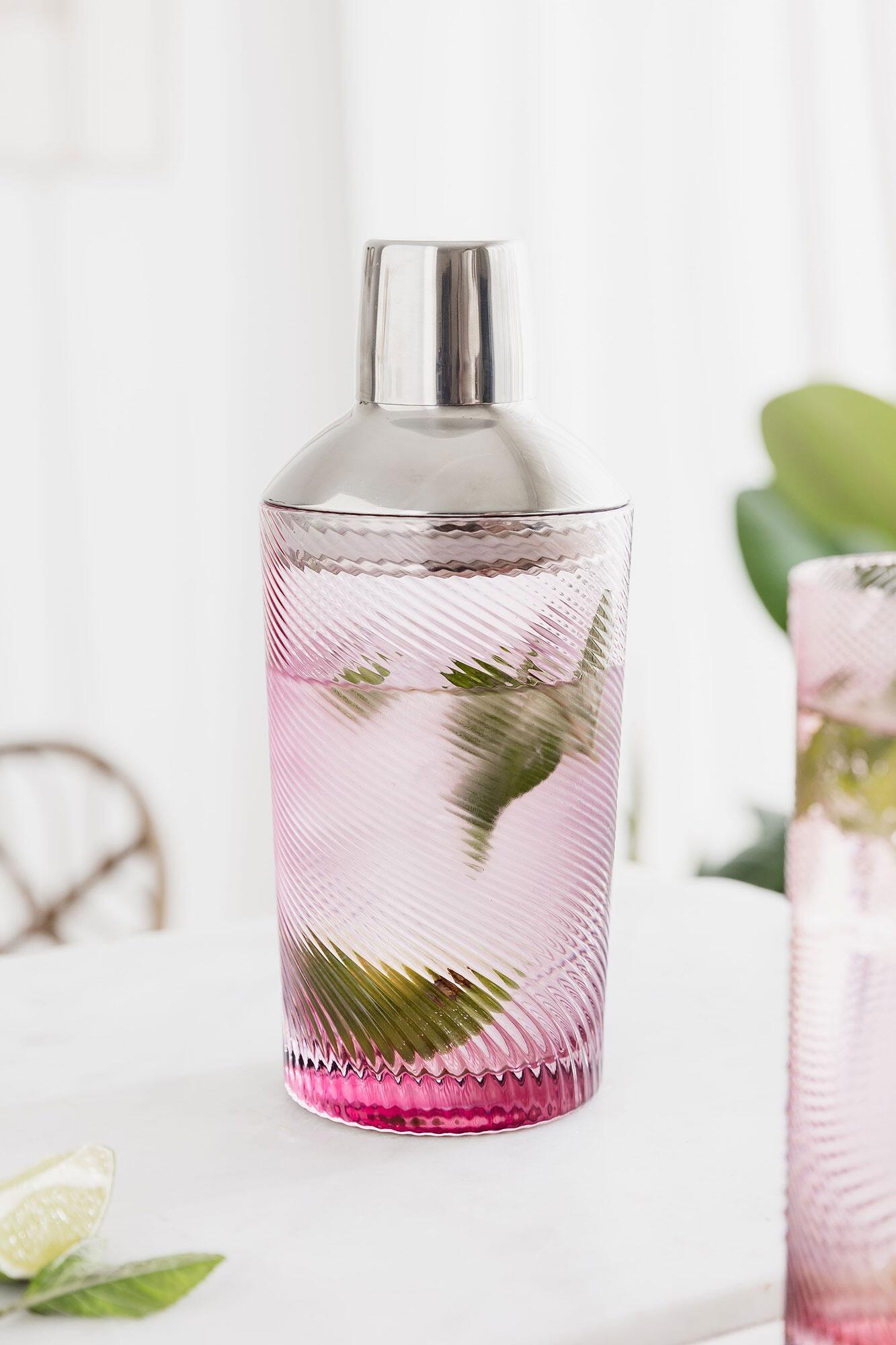 Twist Glass Cocktail Shaker – Pink