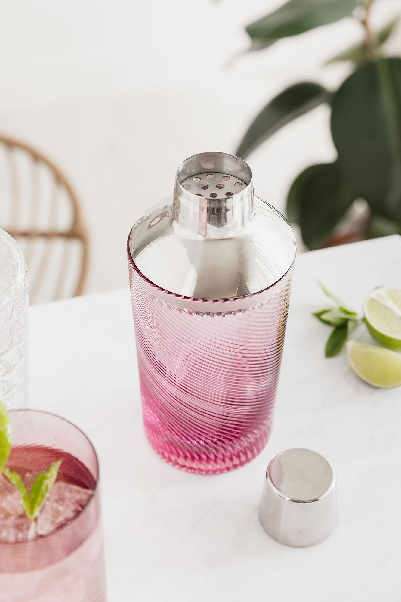Twist Glass Cocktail Shaker – Pink