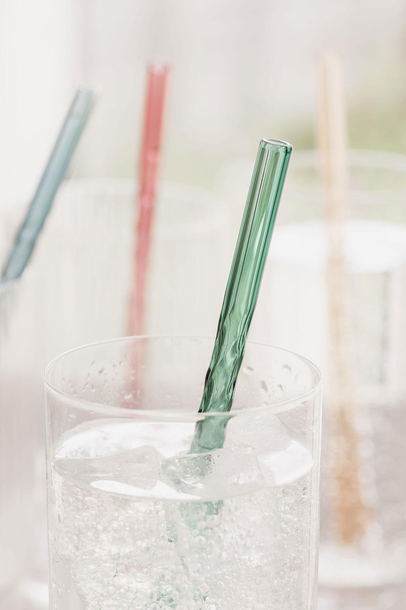 Twist Glass Straws and Cleaning Brush – Set of 4
