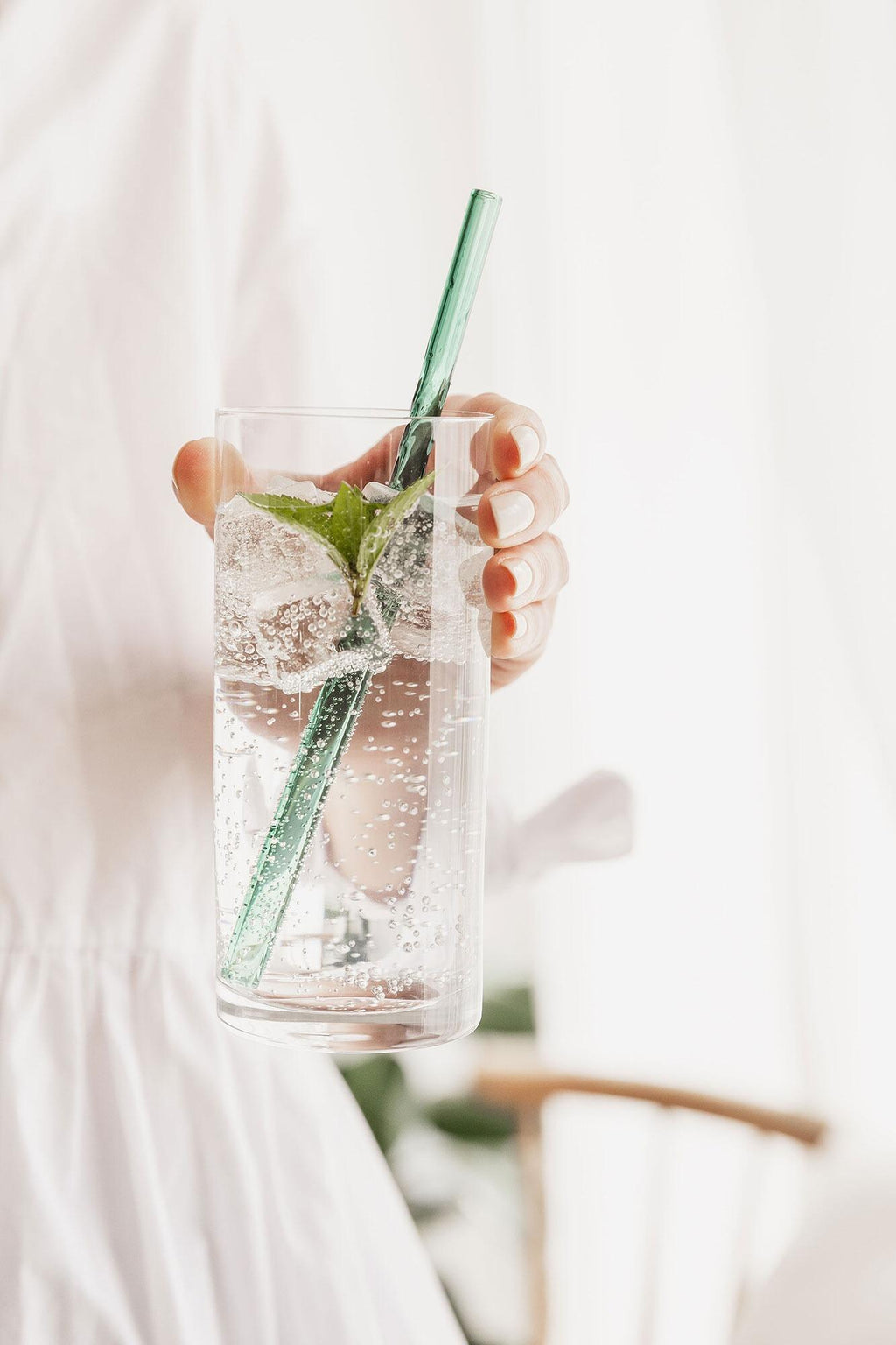 Twist Glass Straws and Cleaning Brush – Set of 4