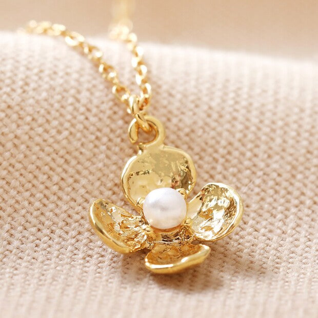 Small Flower With Pearl Centre Necklace