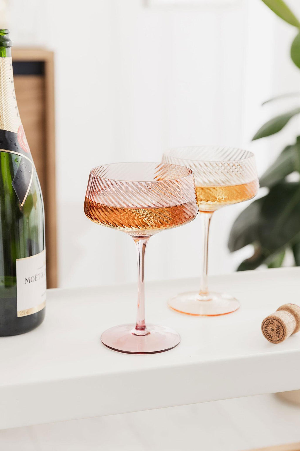 Twist Champagne Coupes – Set of 2 Pink/Peach