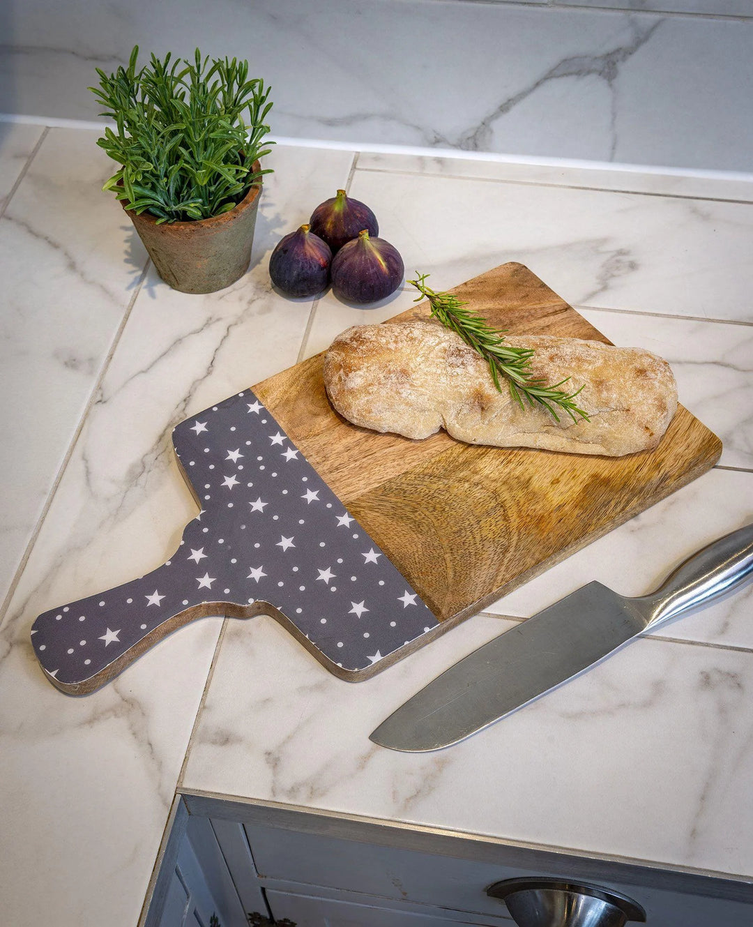 Wooden Chopping Board with Handle Detail