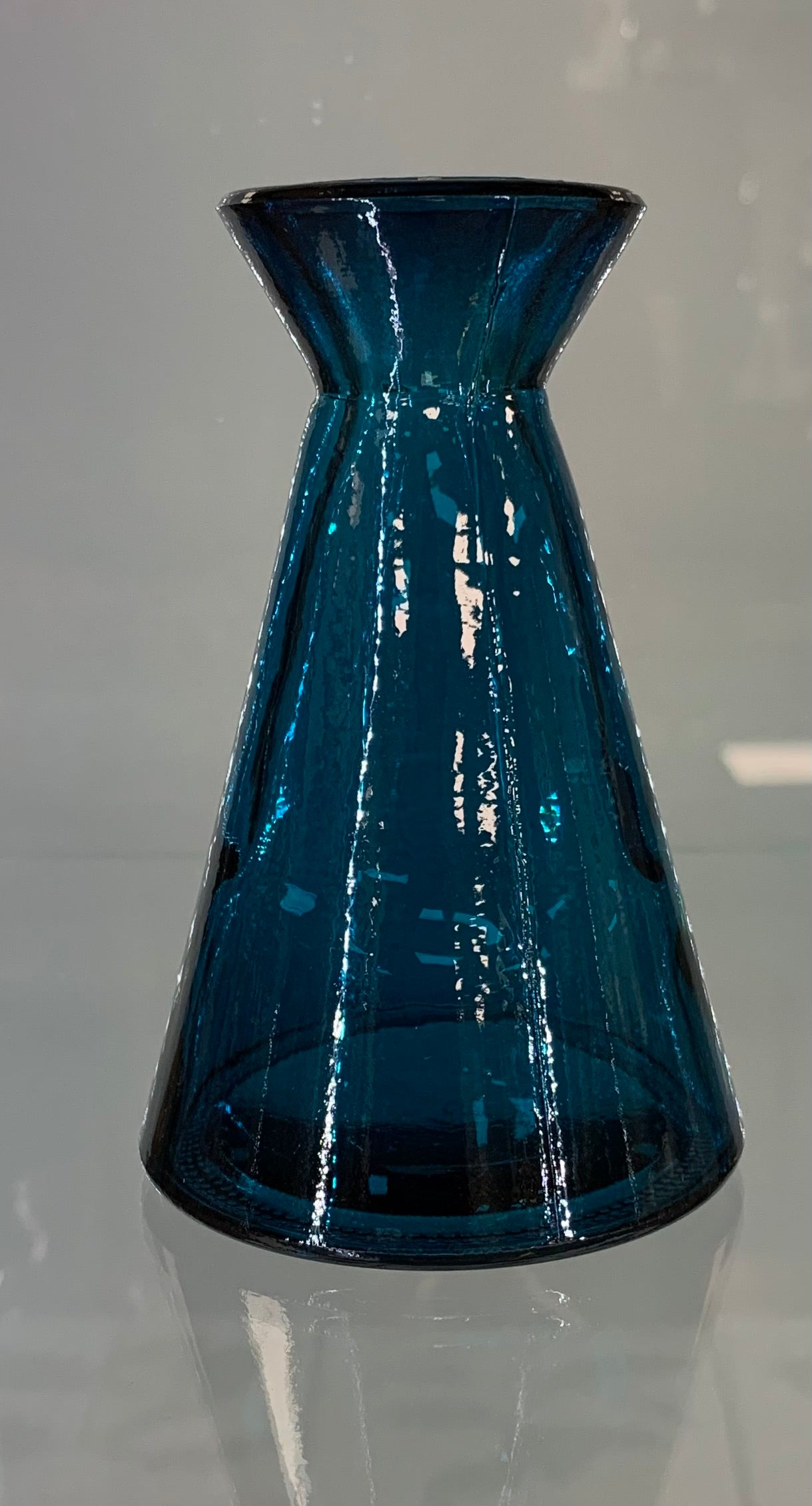 Tarifa Straight Bud Vase