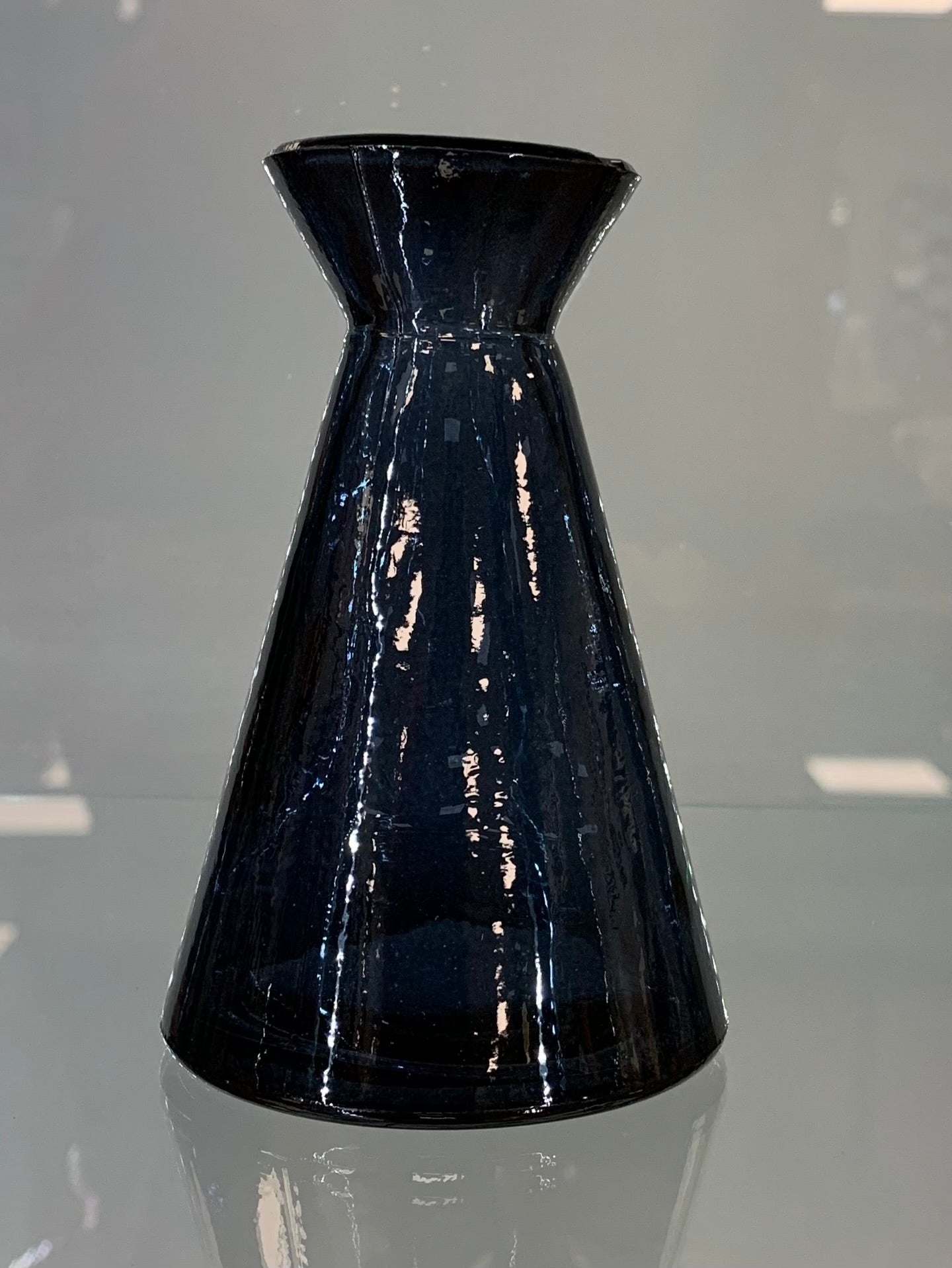 Tarifa Straight Bud Vase