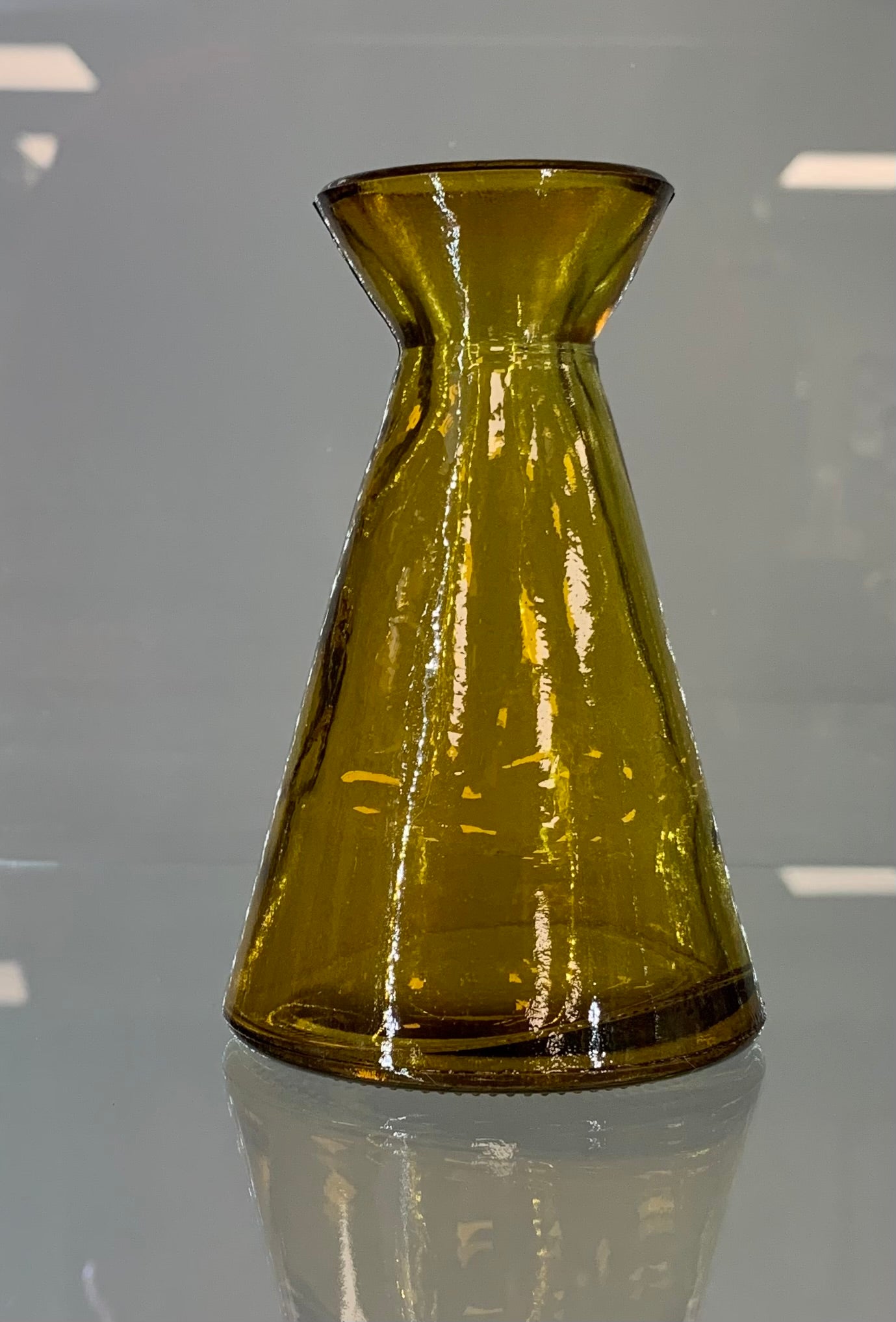 Tarifa Straight Bud Vase