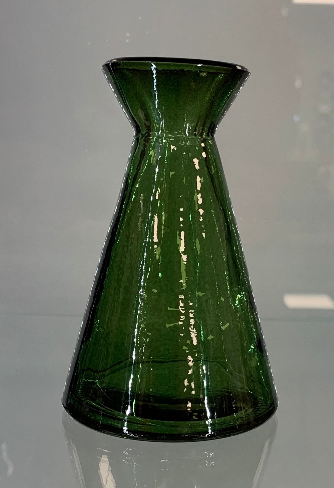 Tarifa Straight Bud Vase