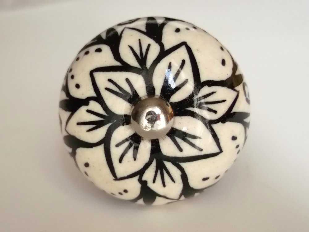 Flower Black and White Pattern - KN416