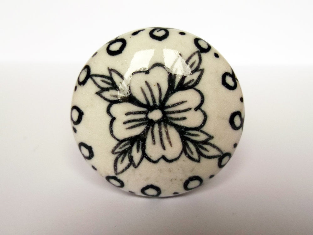 Black and White Flower Flat Knob